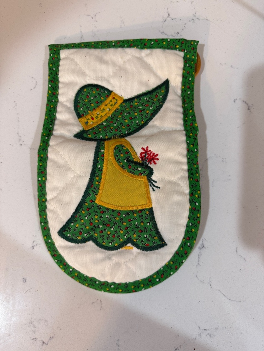 Sunbonnet Girl Quilted Vintage Oven Mitt - Green & Yellow